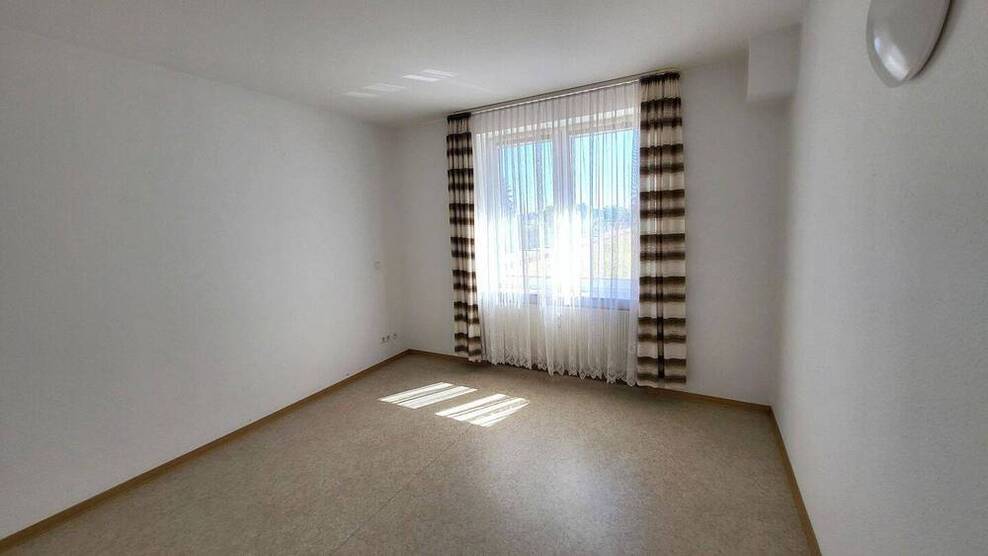 Seniorengerechte 3-Zimmer Wohnung mit Einbauküche in Schkeuditz zu vermieten!