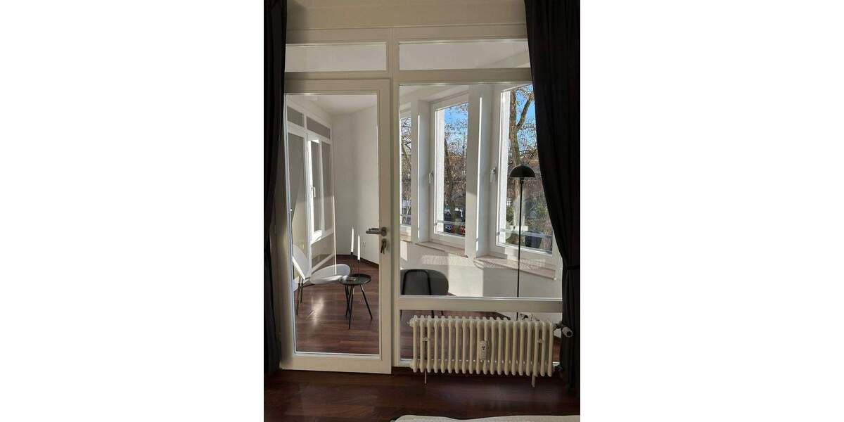 Stilvoll möblierte 3-Zimmer-Wohnung mit Wintergarten & Stellplatz in Bestlage am Tiergarten 3 zimmer