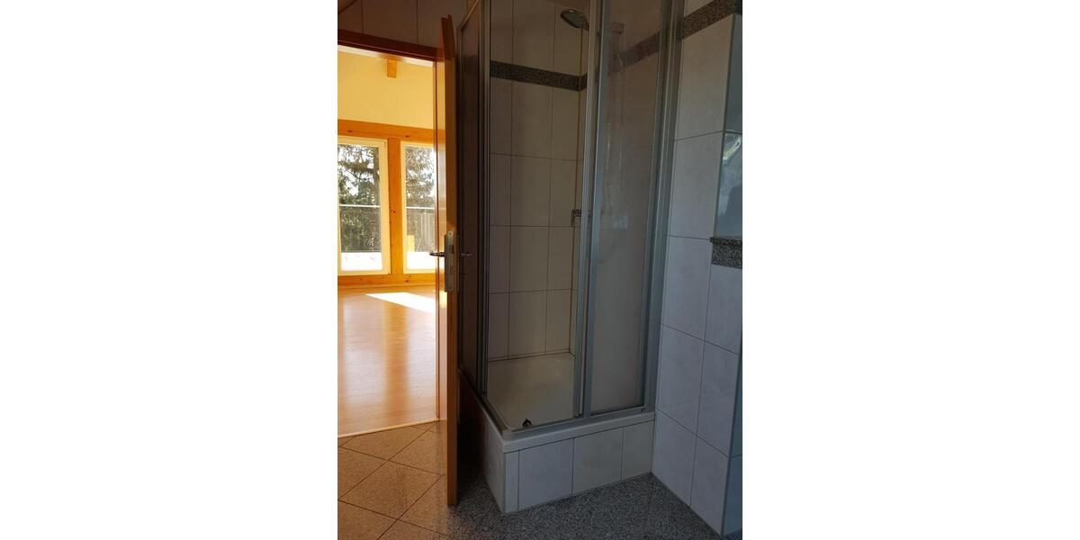 Dachgeschoßwohnung Hohenstein-Ernstthal Ernstthal - 3 Zimmer, 85 m&sup2;, 595&euro; | Angebot:25255010