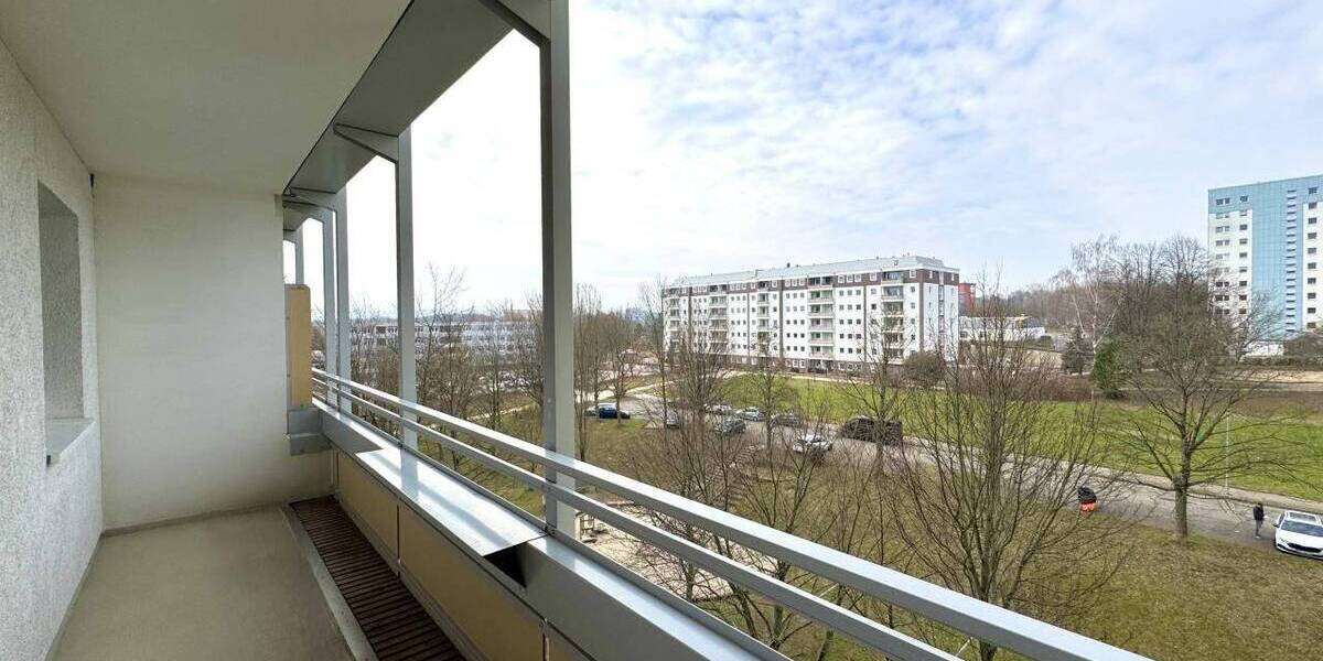 Etagenwohnung Chemnitz Morgenleite - 3 Zimmer, 71 m&sup2;, 377&euro; | Angebot:26844097