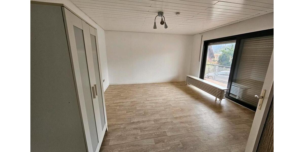 Einfamilienhaus Steinwenden - 6 Zimmer, 180 m&sup2;, 1.650&euro; | Angebot:24796173