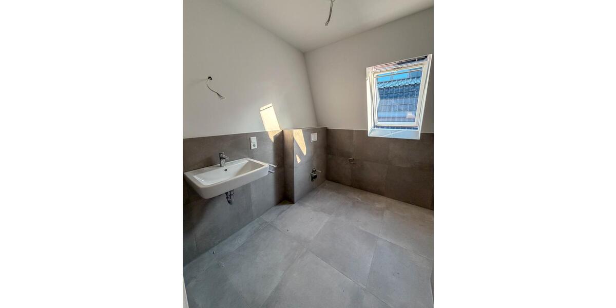 Dachgeschoßwohnung Gronau (Westfahlen) - 3 Zimmer, 92 m&sup2;, 1.330&euro; | Angebot:24149068