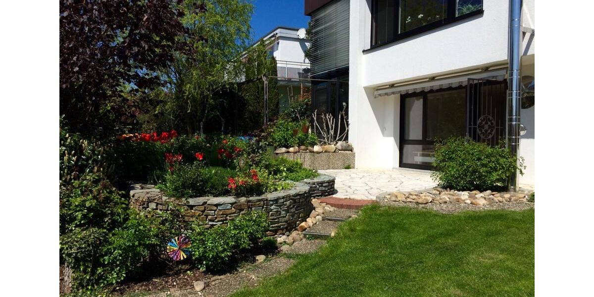 Erdgeschoßwohnung Esslingen am Neckar Brühl - 3 Zimmer, 103 m&sup2;, 1.200&euro; | Angebot:25638393