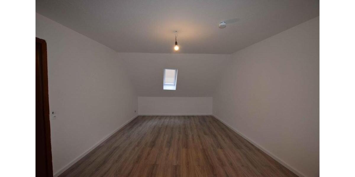 Erdgeschoßwohnung Hameln - 4 Zimmer, 145 m&sup2;, 1.015&euro; | Angebot:22598294