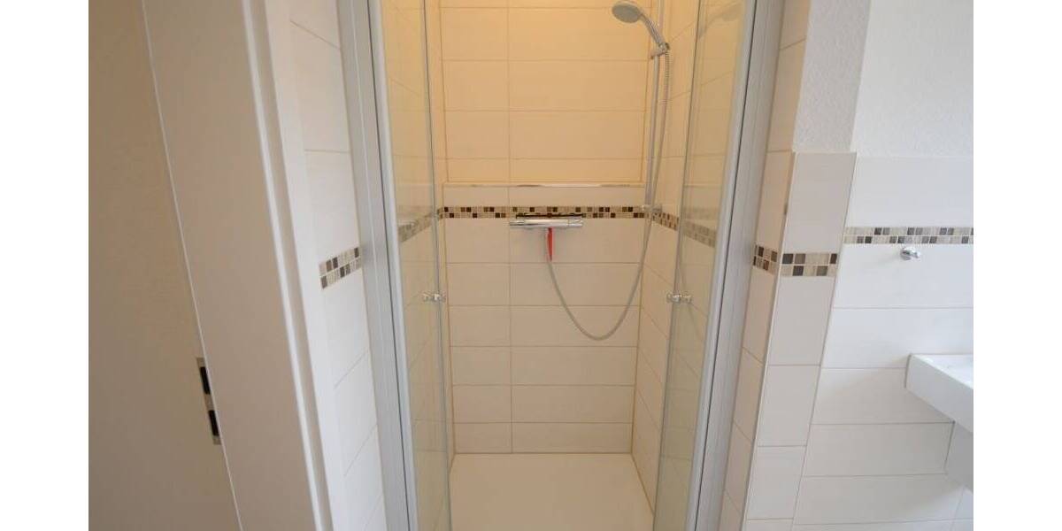 Etagenwohnung Heide - 3 Zimmer, 100 m&sup2;, 980&euro; | Angebot:25819087