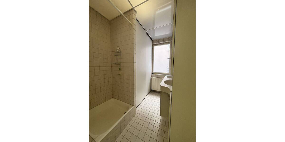 Etagenwohnung Stuttgart / Zuffenhausen Zuffenhausen - 2 Zimmer, 84 m&sup2;, 930&euro; | Angebot:26361618