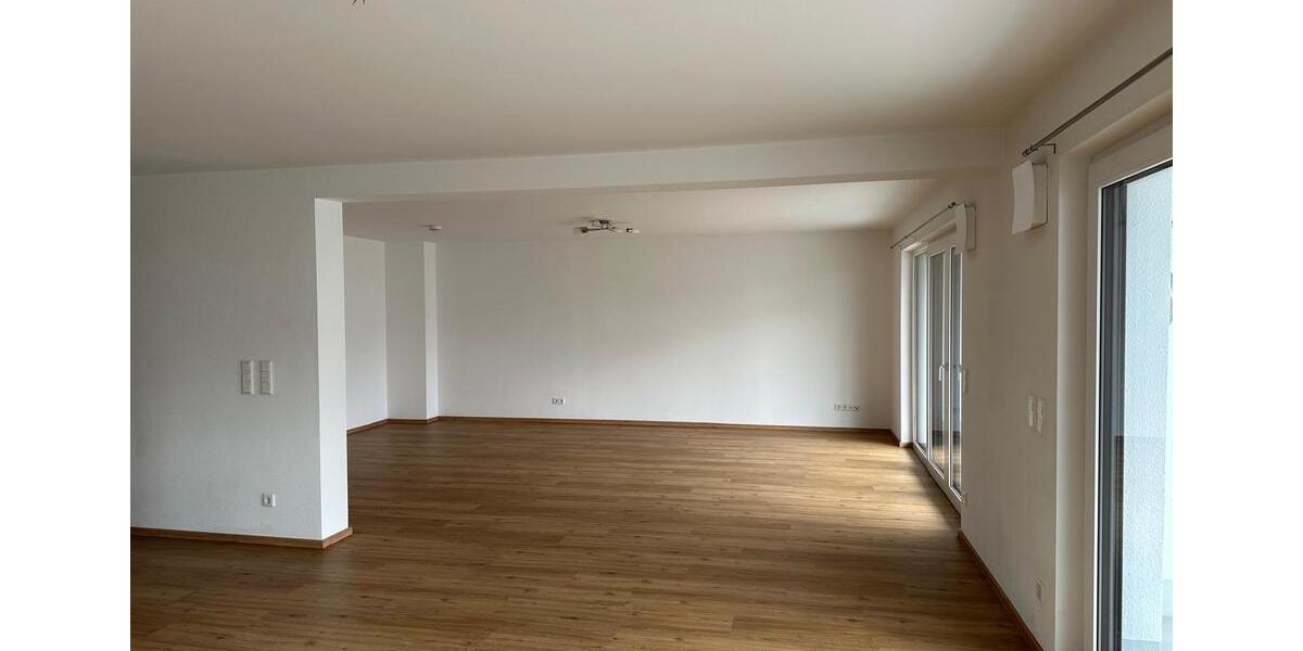 Erdgeschoßwohnung Altötting - 3 Zimmer, 122 m&sup2;, 1.284&euro; | Angebot:26004607
