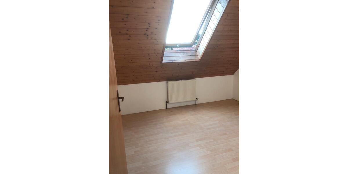 Dachgeschoßwohnung Bretzfeld - 4 Zimmer, 81 m&sup2;, 810&euro; | Angebot:24487544