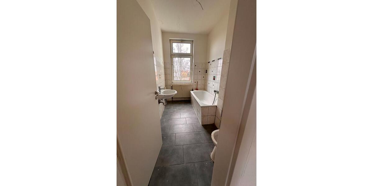 Etagenwohnung Gotha - 3 Zimmer, 90 m&sup2;, 580&euro; | Angebot:25975034