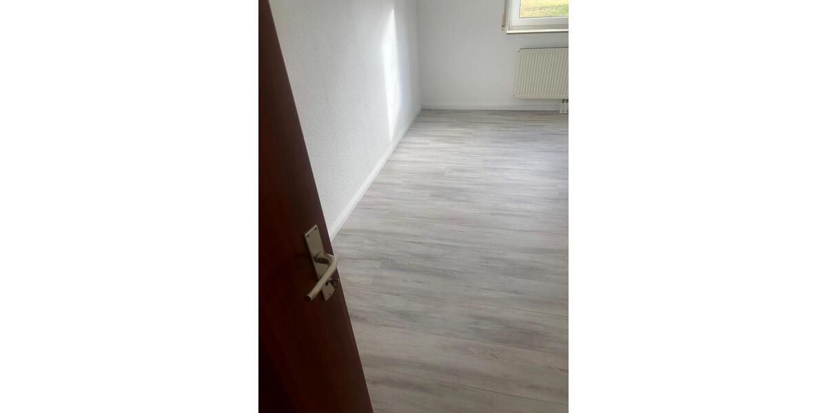 Gemütliche zwei Zimmer Wohnung im Erdgeschoss zimmer