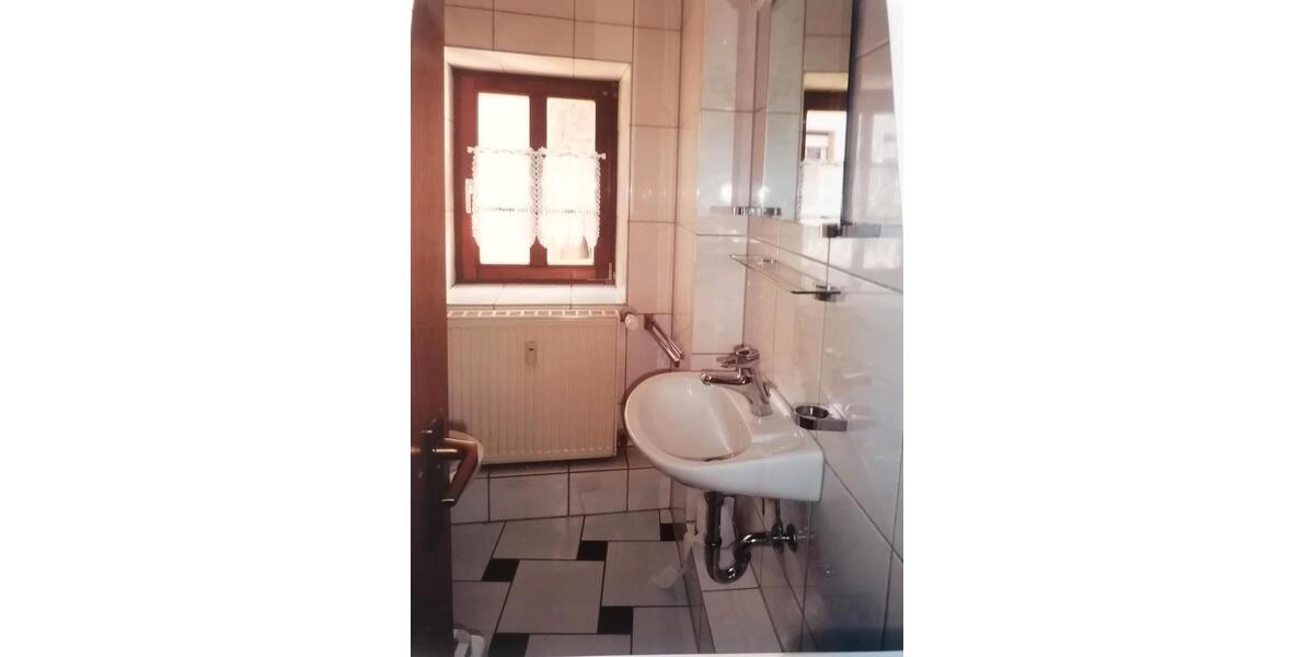 Etagenwohnung Ottweiler - 1 Zimmer, 35 m&sup2;, 300&euro; | Angebot:25294815