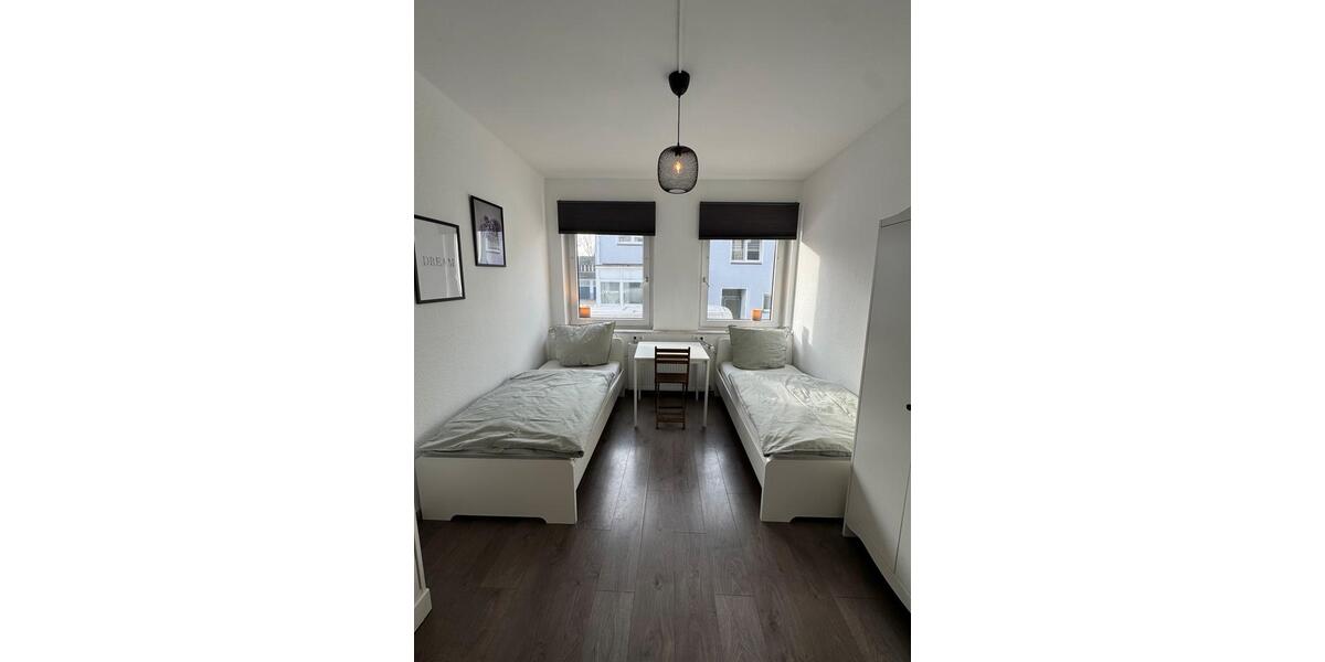 Wohnen auf Zeit Duisburg Beeck - 13 Zimmer, 20 m&sup2;, 20&euro; | Angebot:24606180