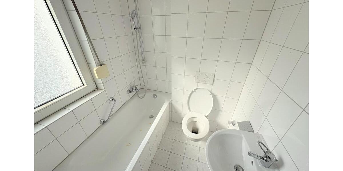 Etagenwohnung Saarbrücken West - 3 Zimmer, 71 m&sup2;, 750&euro; | Angebot:25883824