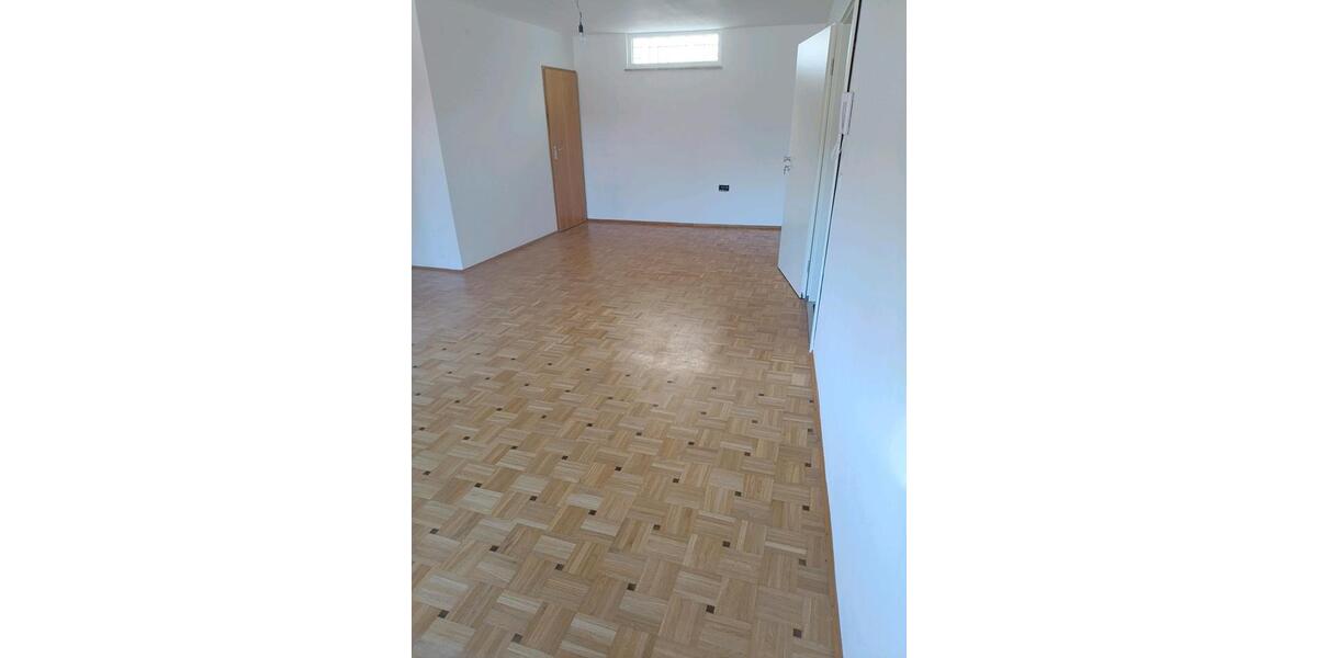 Etagenwohnung Wasserlosen - 3 Zimmer, 125 m&sup2;, 800&euro; | Angebot:26528760