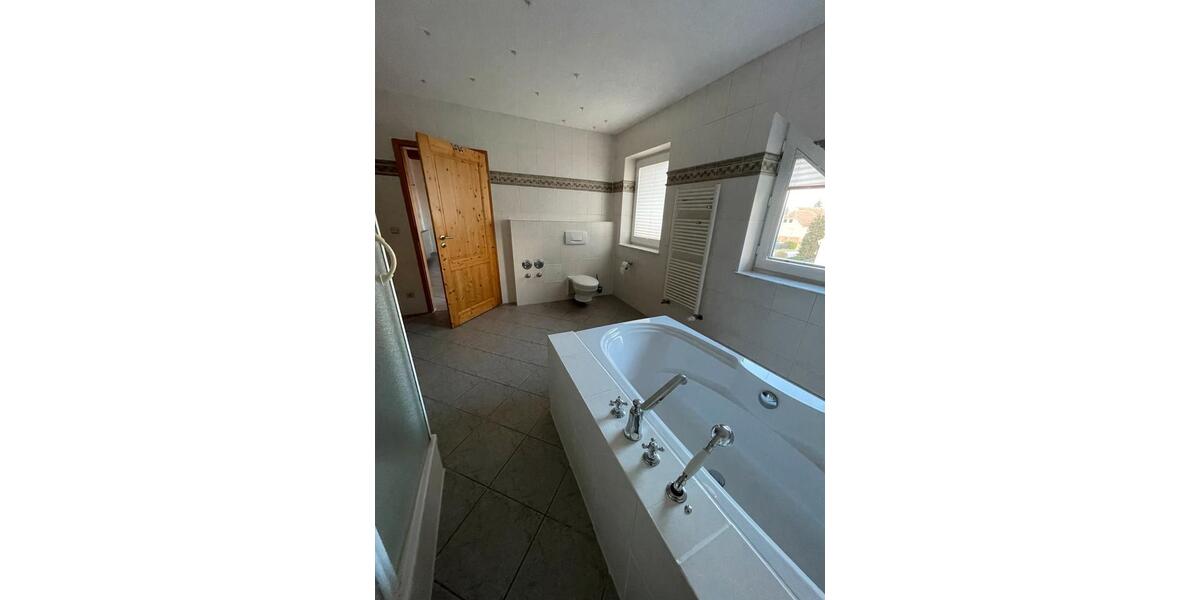 Dachgeschoßwohnung Tangerhütte - 4 Zimmer, 160 m&sup2;, 1.000&euro; | Angebot:26461435