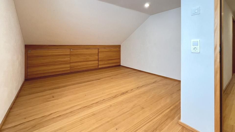 Dachgeschoßwohnung Waldshut-Tiengen Tiengen - 3 Zimmer, 60 m&sup2;, 720&euro; | Angebot:25097393