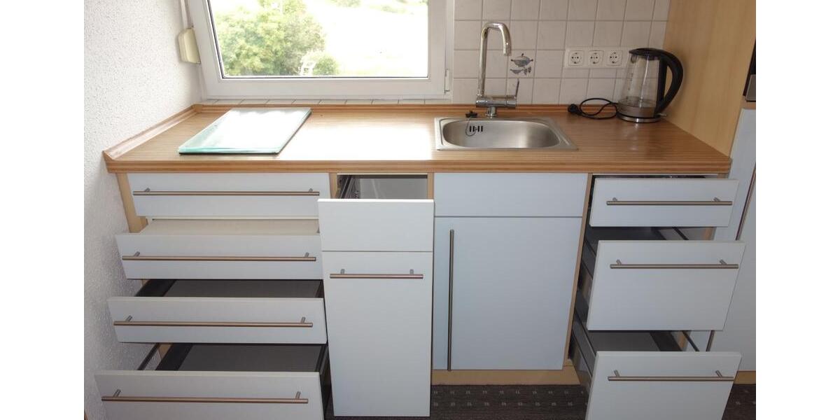 unsere schöne, moderne 2-Zi-Single-DG-Wohnung mit Balkon 2 zimmer