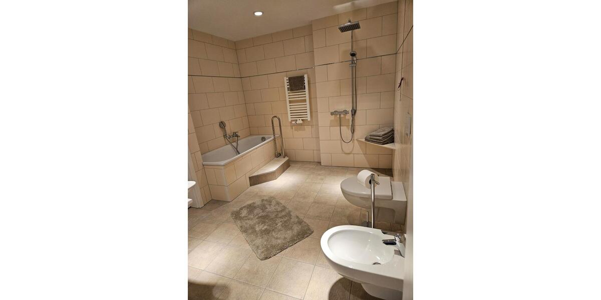 Luxuriöse Penthouse-Wohnung für Ü60 - 3 Zimmer-2 Bäder -180qm 3 zimmer