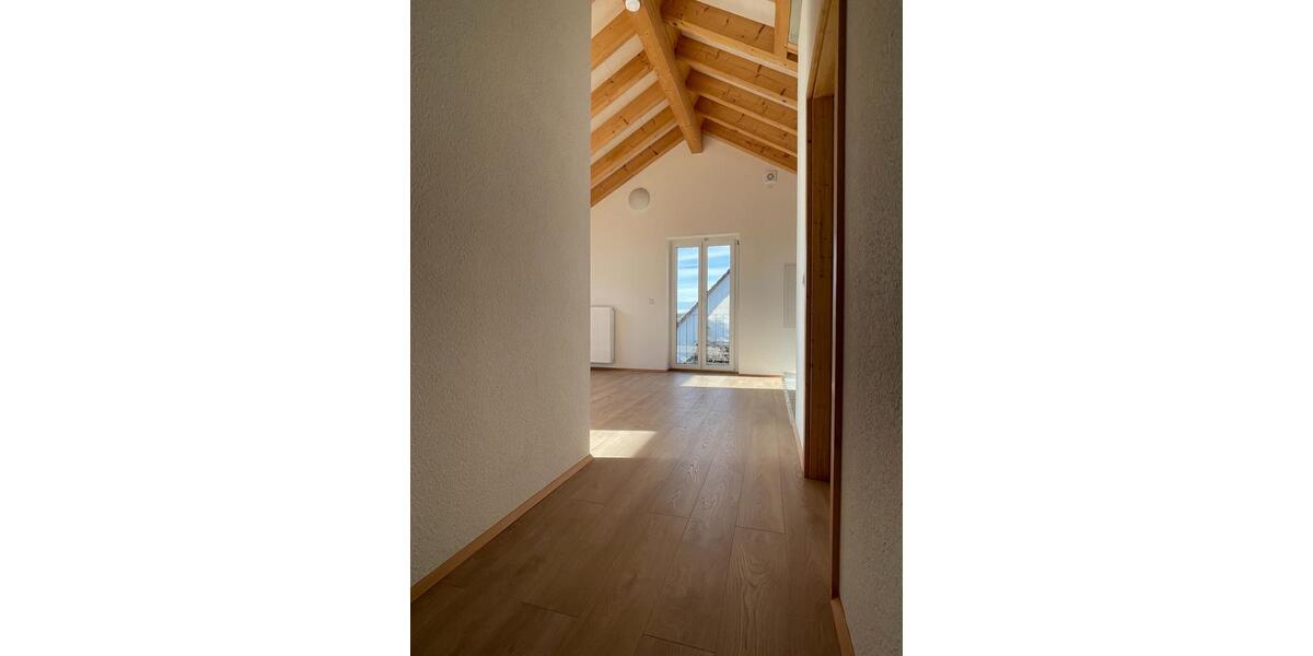 Etagenwohnung Frickenhausen - 3.5 Zimmer, 90 m&sup2;, 1.155&euro; | Angebot:24737986