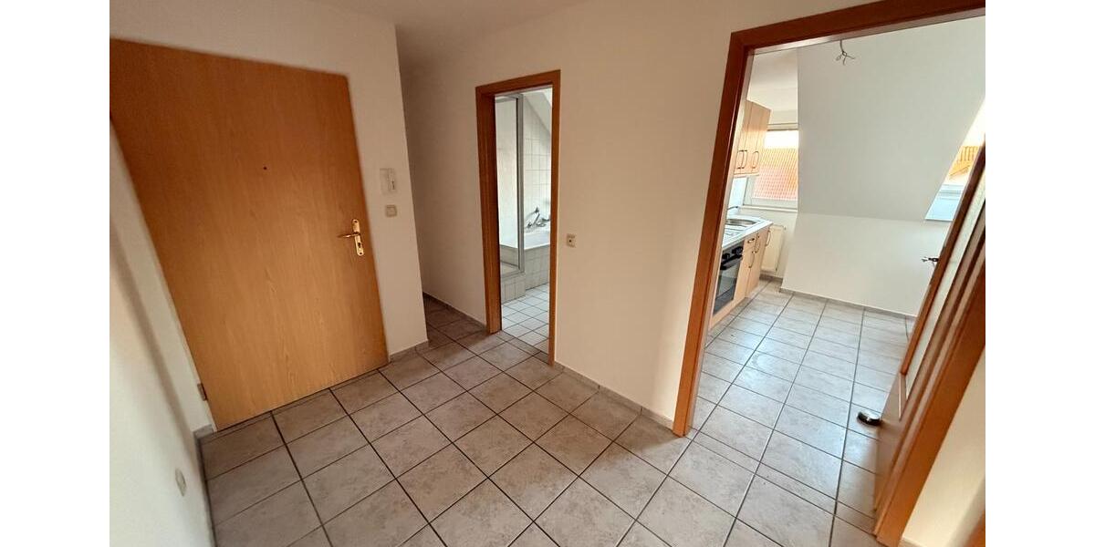 Dachgeschoßwohnung Extertal - 2 Zimmer, 68 m&sup2;, 450&euro; | Angebot:24662300