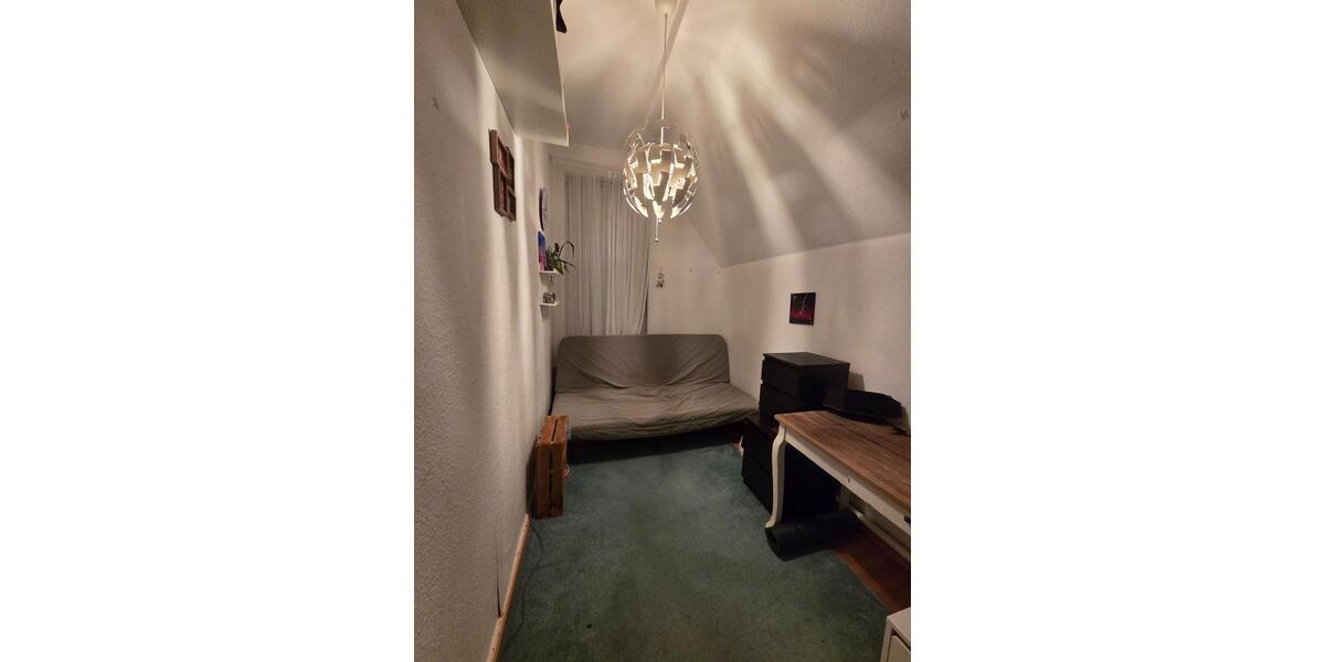 Dachgeschoßwohnung Oldenburg Ziegelhof - 4 Zimmer, 86 m&sup2;, 700&euro; | Angebot:25122116