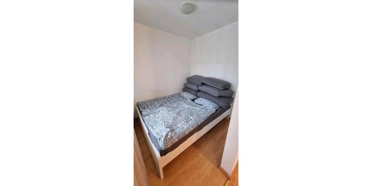 Etagenwohnung Schönefeld - 1 Zimmer, 37 m&sup2;, 949&euro; | Angebot:25057594