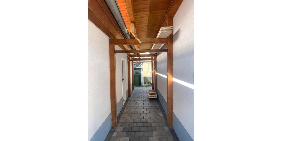 Erdgeschoßwohnung Weißenburg in Bayern - 4 Zimmer, 104 m&sup2;, 1.000&euro; | Angebot:24670401