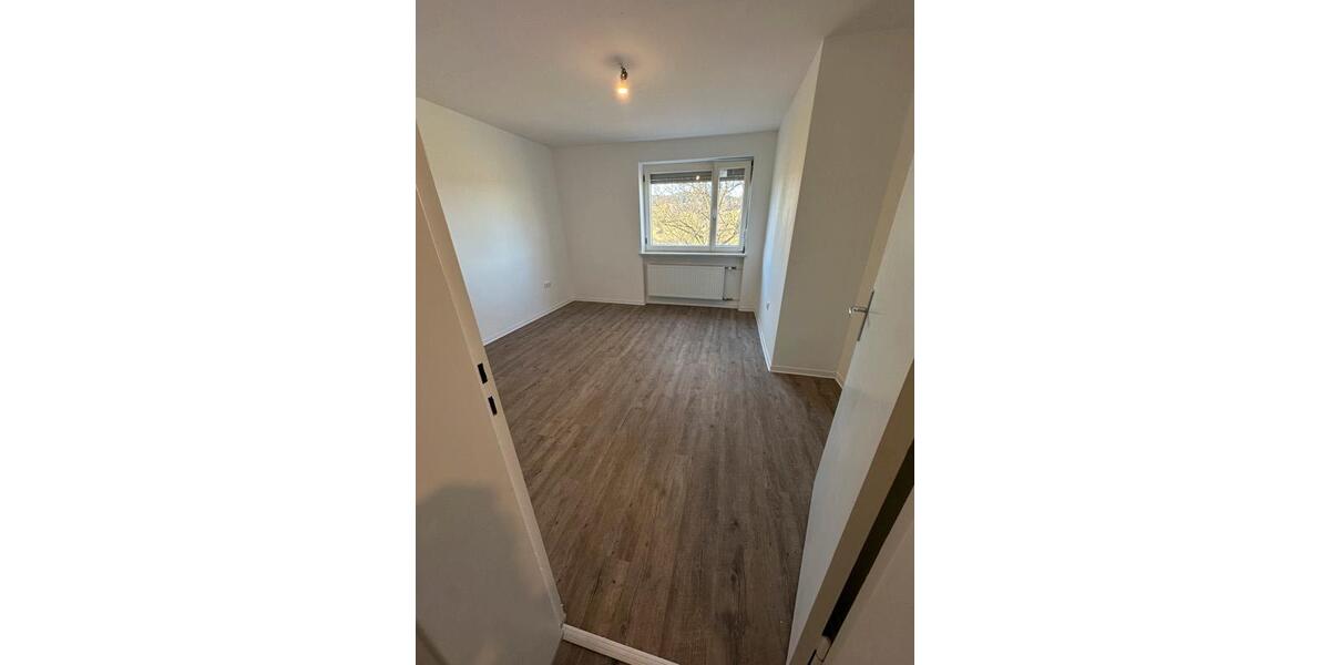 1. OG 3 Zimmer mit Balkon 3 zimmer