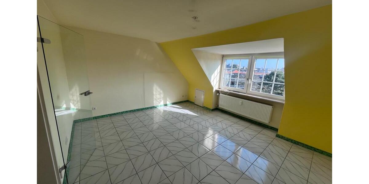 Dachgeschoßwohnung Düsseldorf Stadtbezirk 9 - 2 Zimmer, 54 m&sup2;, 950&euro; | Angebot:25714491