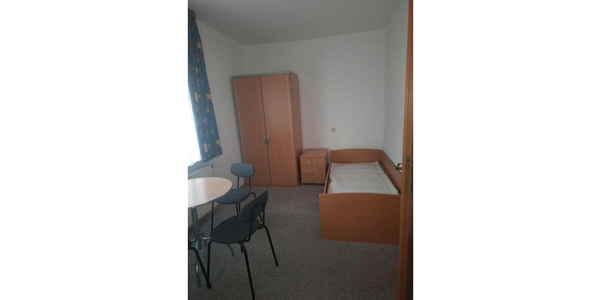 Wohnen auf Zeit Rottenburg am Neckar - 1 Zimmer, 13 m&sup2;, 330&euro; | Angebot:26218672