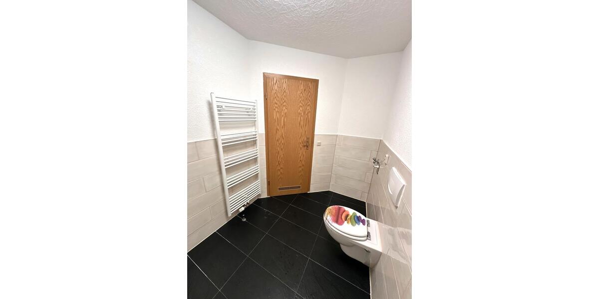 3-Zimmer-Wohnung mit Einbauküche, Terrasse & Garage – 78 m² 1 zimmer