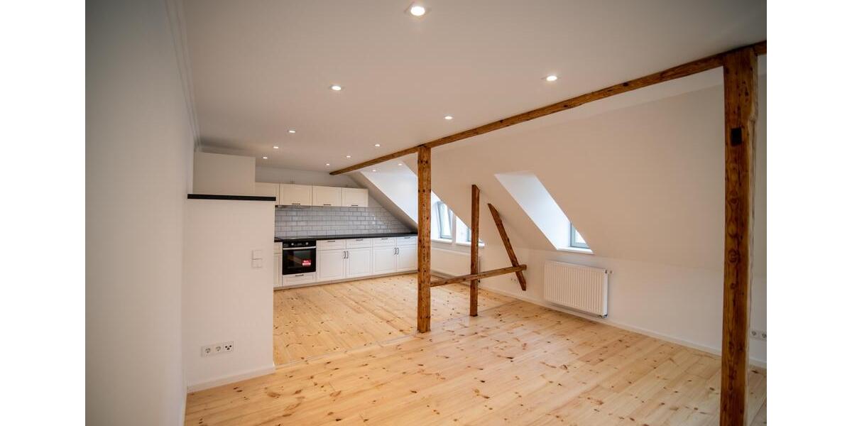 Dachgeschoßwohnung Burgstädt - 5 Zimmer, 136 m&sup2;, 1.150&euro; | Angebot:24353946