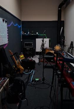 Biete Proberaum in Mainz-Hechtsheim zur Untermiete zimmer