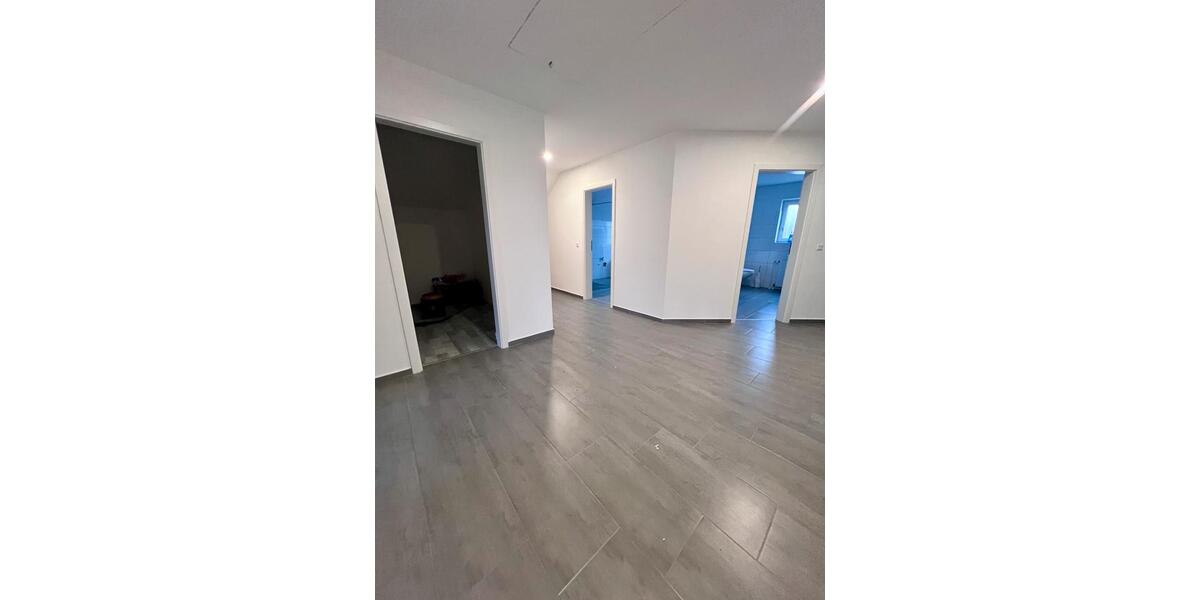 Dachgeschoßwohnung Walldorf - 3 Zimmer, 120 m&sup2;, 1.050&euro; | Angebot:24377932
