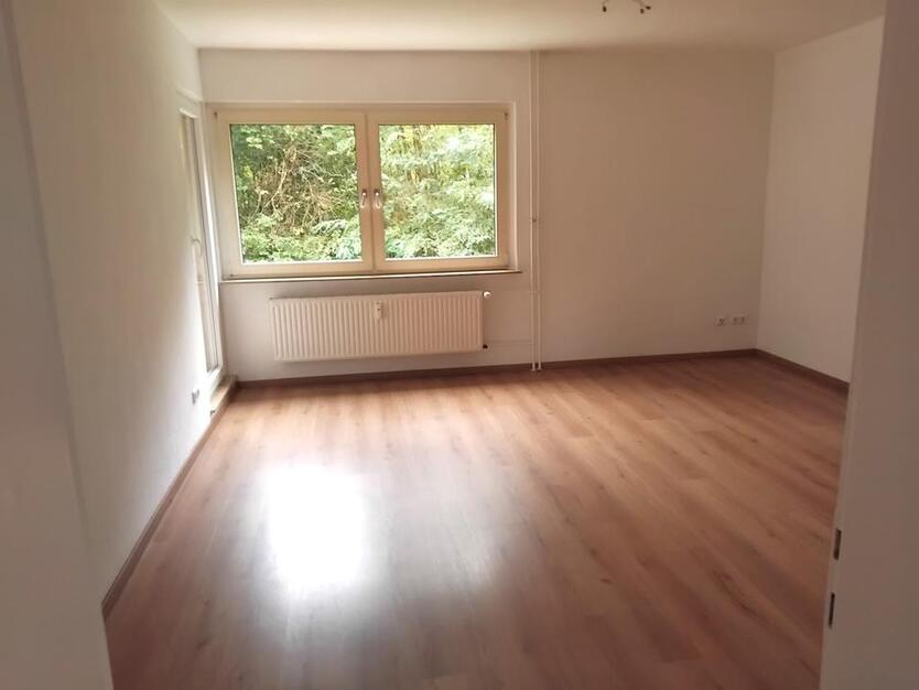 Sehr schöne renovierte 3 Zimmer Wohnung mit Balkon in Gelsenkirchen zu vermieten zimmer