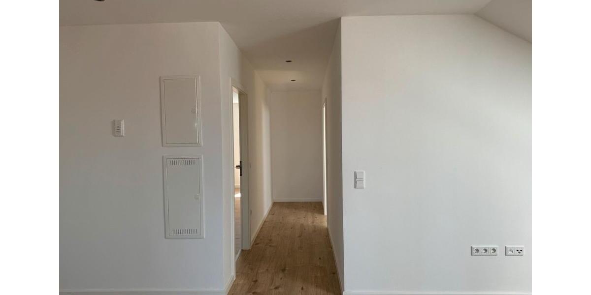 Dachgeschoßwohnung Großmehring - 3 Zimmer, 85 m&sup2;, 900&euro; | Angebot:24827231