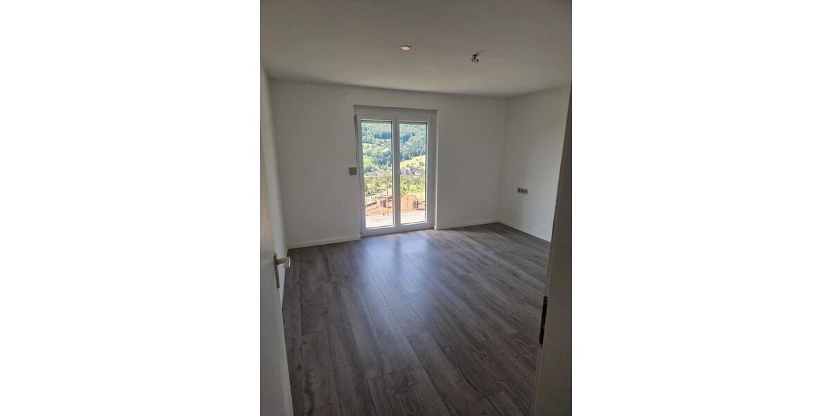 Etagenwohnung Steinen - 3 Zimmer, 80 m&sup2;, 900&euro; | Angebot:26414190