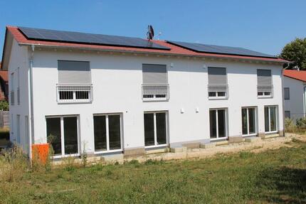 Haus Erdweg - 5 Zimmer, 150 m&sup2;, 2.500&euro; | Angebot:27613295