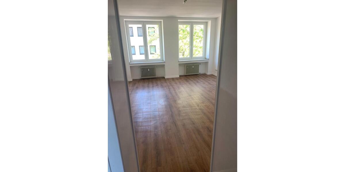 Etagenwohnung Mönchengladbach Süd - 3 Zimmer, 111 m&sup2;, 1.000&euro; | Angebot:26421997