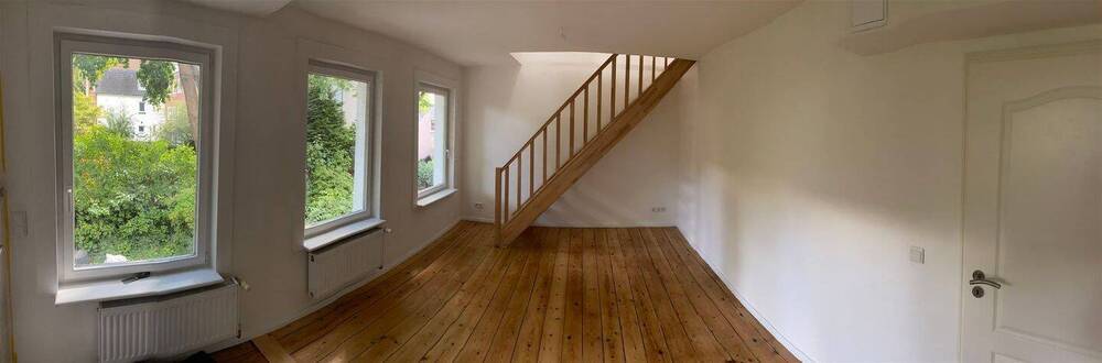 Tolle, Lichtdurchflutete 3 Zimmer Wohnung über 2 Ebenen und großer Terrasse. Erstbezug nach Sanierung!