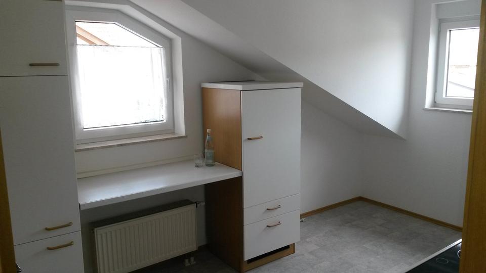 Dachgeschoßwohnung Gründau - 3 Zimmer, 98 m&sup2;, 800&euro; | Angebot:23593820