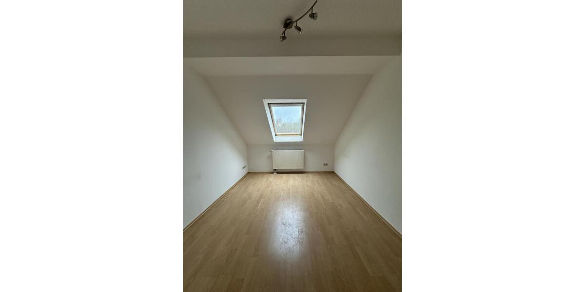 Etagenwohnung Weißenfels - 4 Zimmer, 102 m&sup2;, 613&euro; | Angebot:26675307
