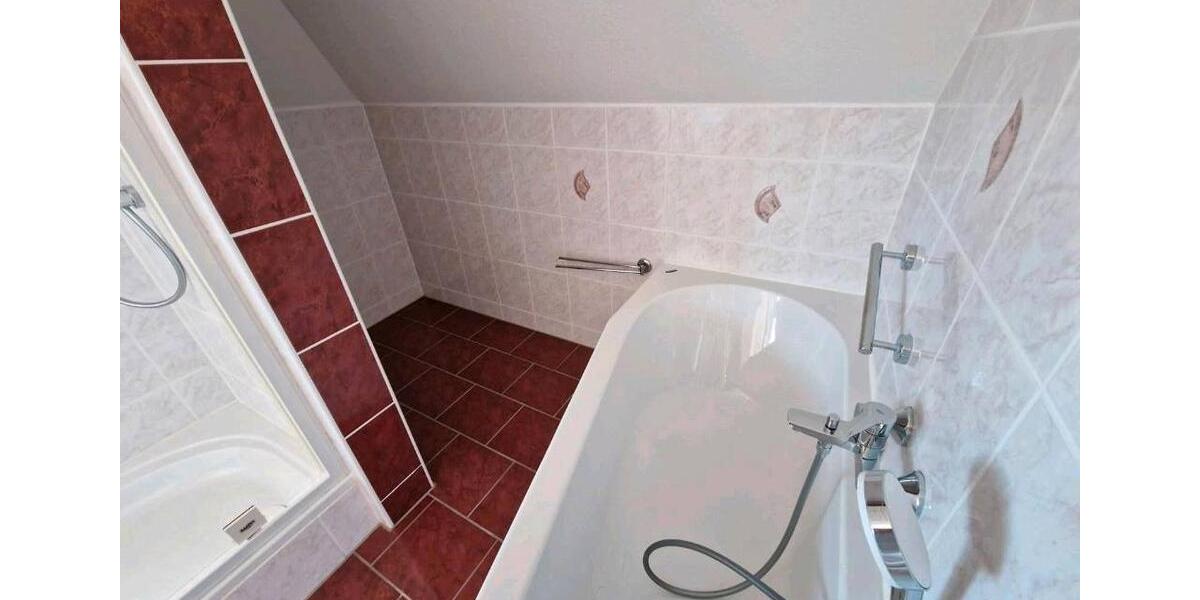 Dachgeschoßwohnung Schleusingen - 2.5 Zimmer, 72 m&sup2;, 630&euro; | Angebot:26112911