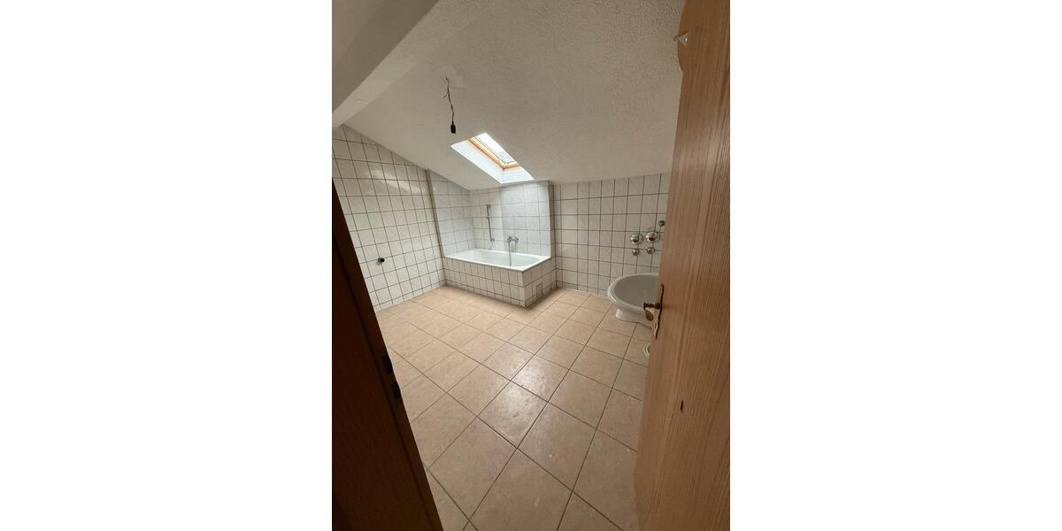 Etagenwohnung Maikammer - 3 Zimmer, 70 m&sup2;, 1.150&euro; | Angebot:26348897