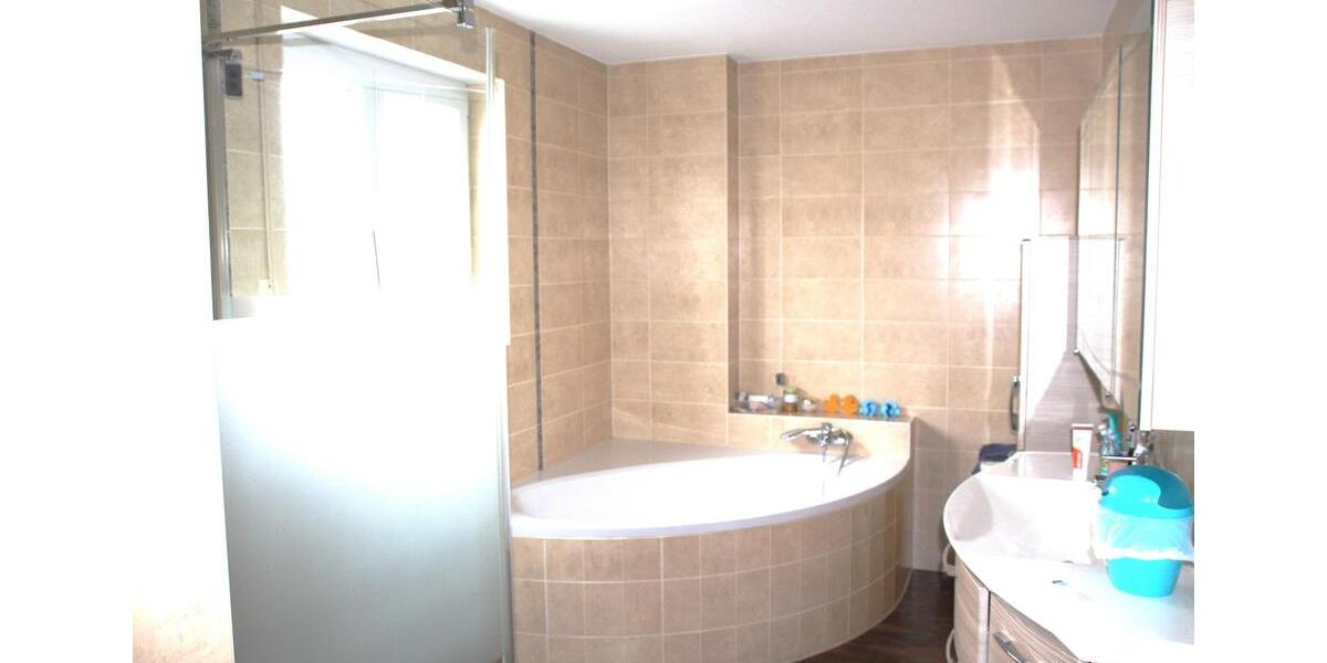 Einfamilienhaus Frankfurt am Main Kalbach - 11 Zimmer, 226 m&sup2;, 4.450&euro; | Angebot:25858316