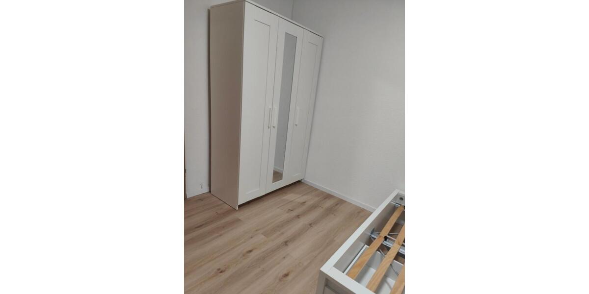 Etagenwohnung Esslingen am Neckar Pliensauvorstadt - 5 Zimmer, 92 m&sup2;, 425&euro; | Angebot:25957095