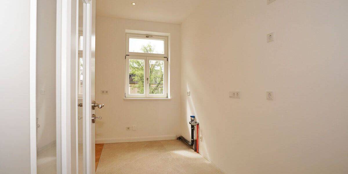 Etagenwohnung Dresden Striesen-Ost - 4 Zimmer, 103 m&sup2;, 1.995&euro; | Angebot:26684462