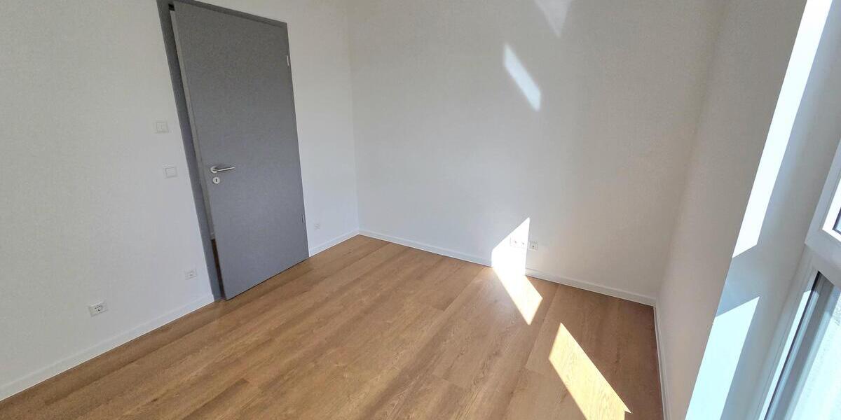Großzügige 3-Zimmer-Wohnung mit XXL-Balkon im 1.OG -Neubau-Tiefgarage-Aufzug! - Etagenwohnung Burgstädt Burkersdorf | Angebot:26617302