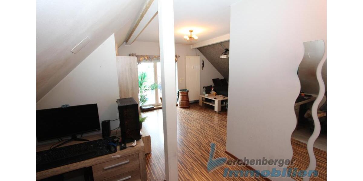 Dachgeschoßwohnung Plattling - 2.5 Zimmer, 86 m&sup2;, 650&euro; | Angebot:24784164