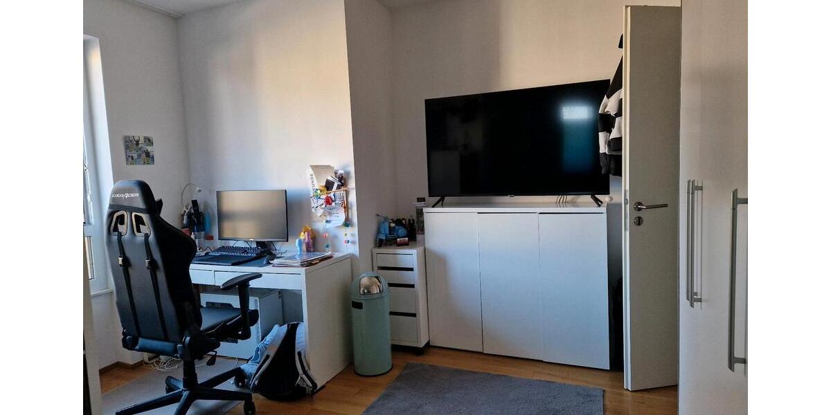 Etagenwohnung Darmstadt Bessungen - 3 Zimmer, 99 m&sup2;, 1.650&euro; | Angebot:24825626